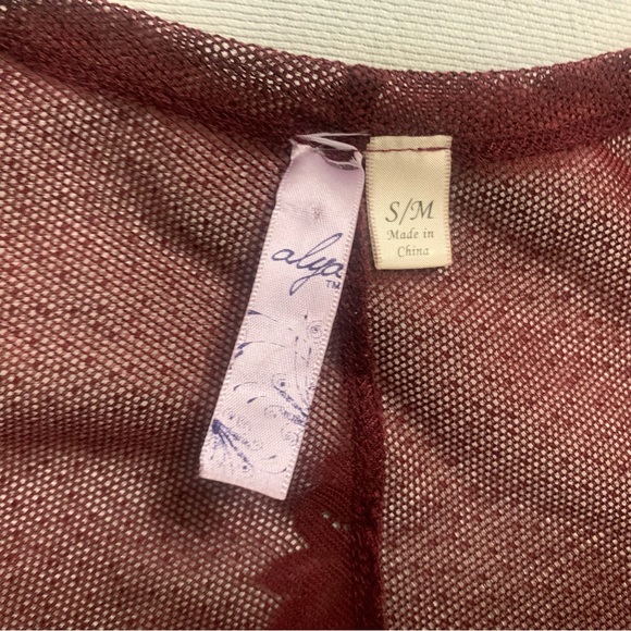 Lace Coverup! - Picture 7 of 7